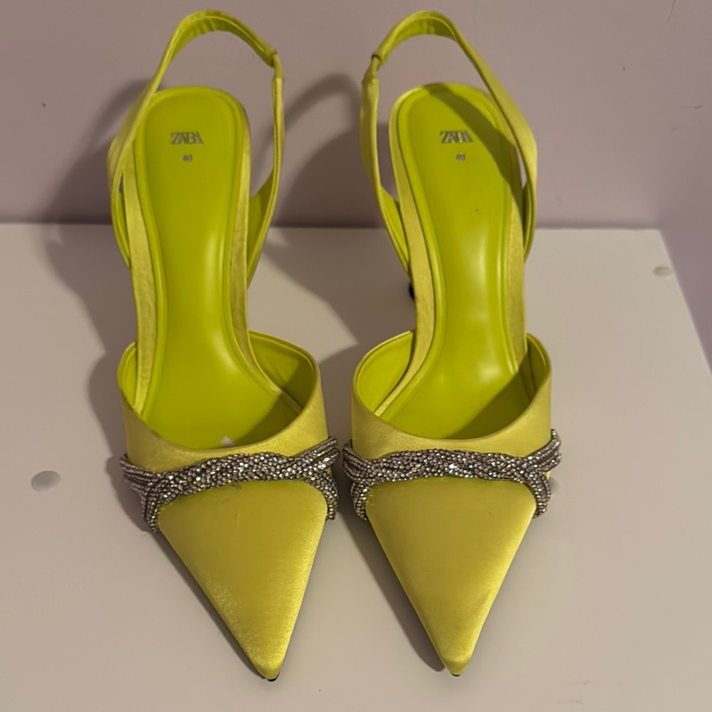 Zara Women's Yellow Slingback Heels
